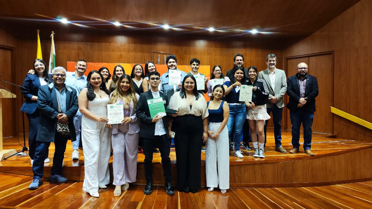 ganadores premio de periodismo universitario 2024