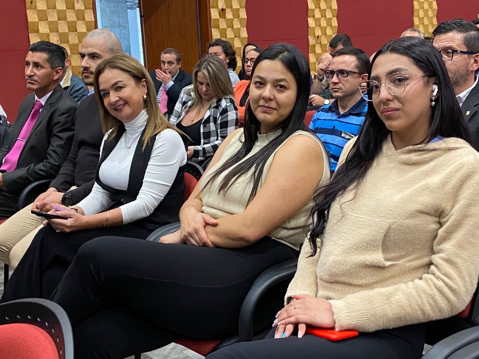 colaboradores en bienvenida