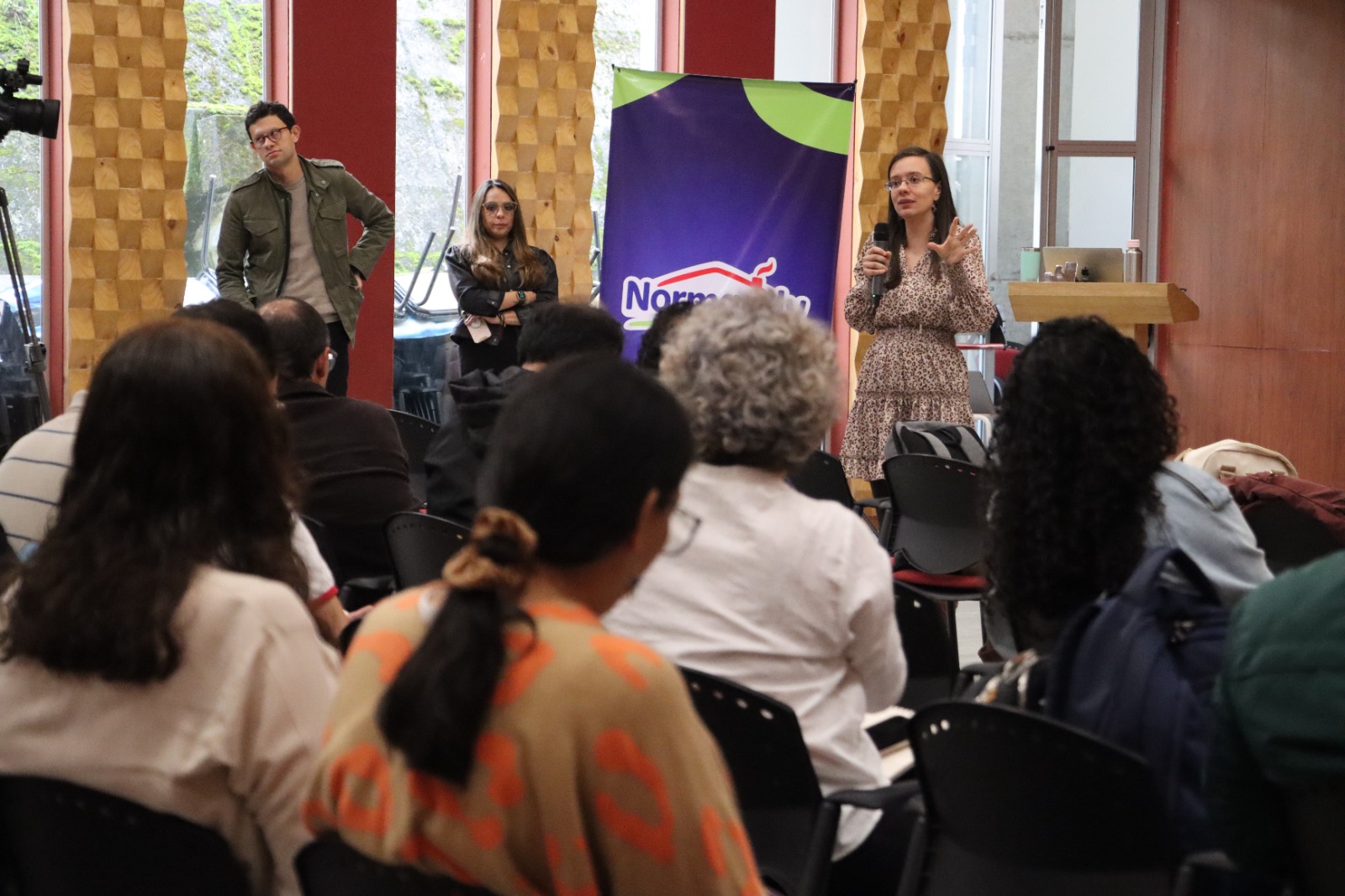 Adriana Ángel, profesora en Afacom