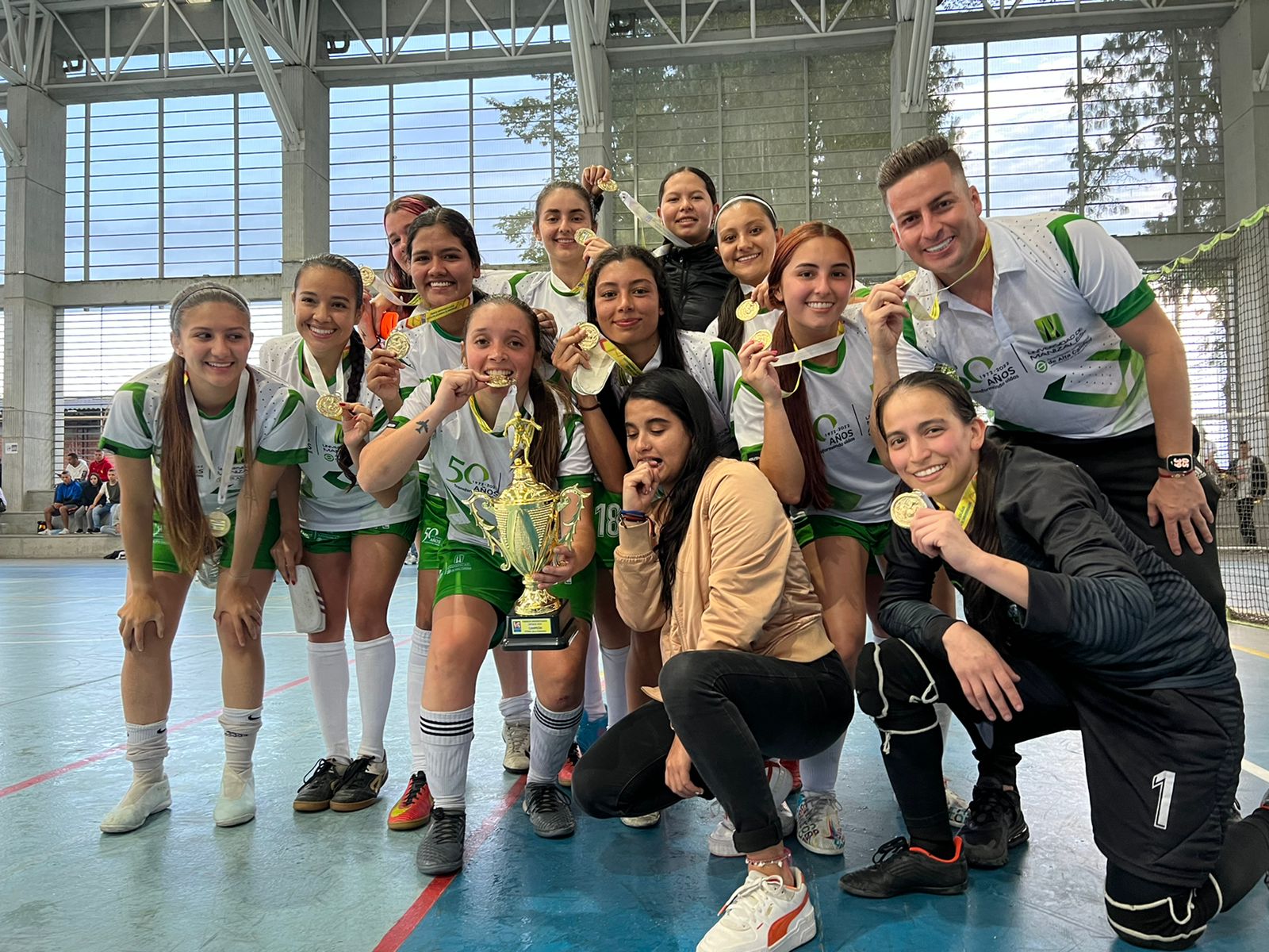 Equipo Futsal femenino campeón Torneo Universitario